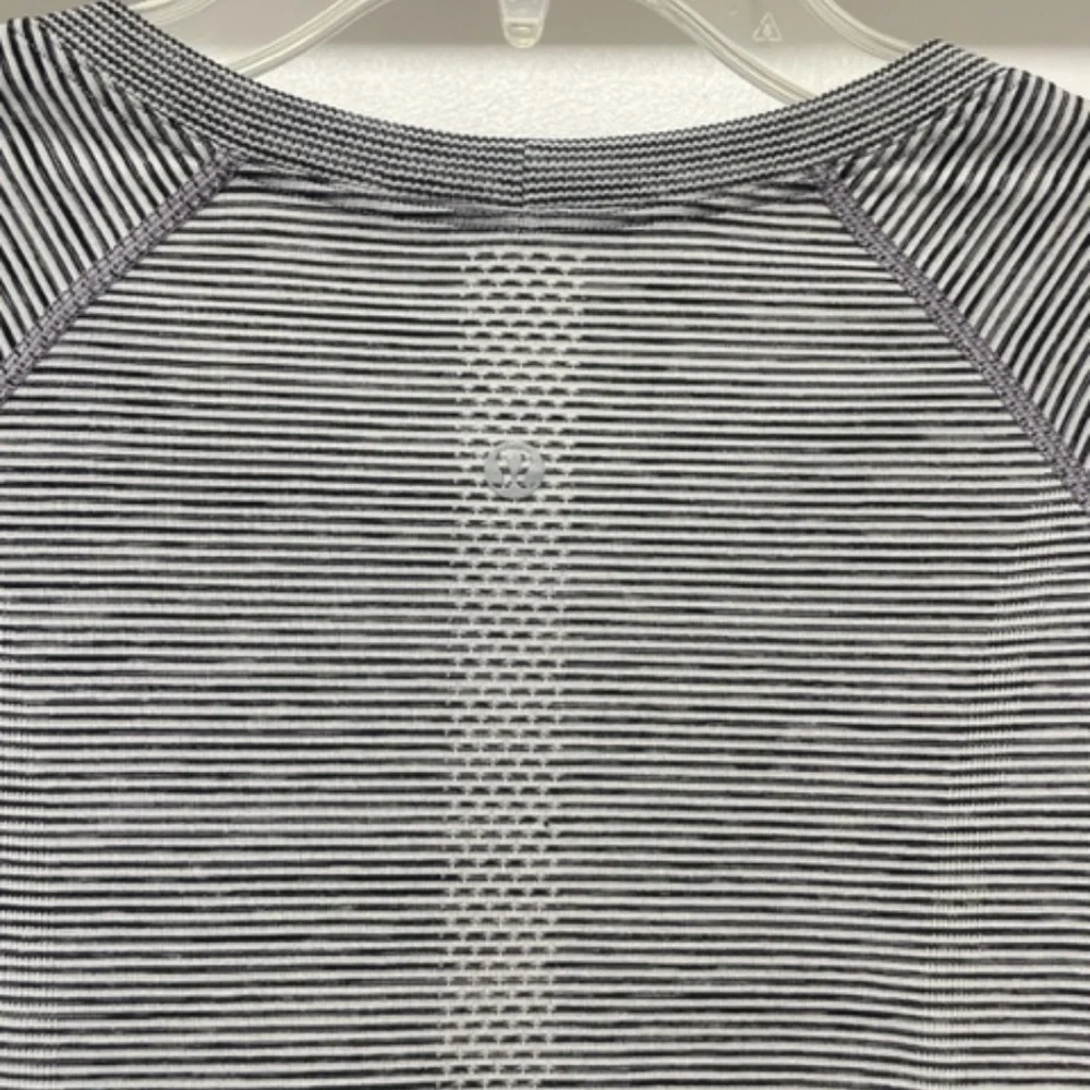 Lululemon Swiftly Tech Long Sleeve 2.0 Tempo Stripe EUC - Picture 11 of 11